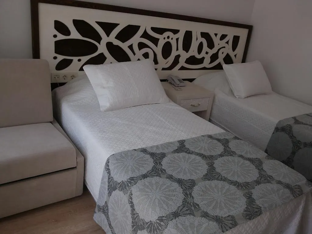 Meggs Bodrum Beach Restaurant & Hotel Ortakent Bed & Breakfast