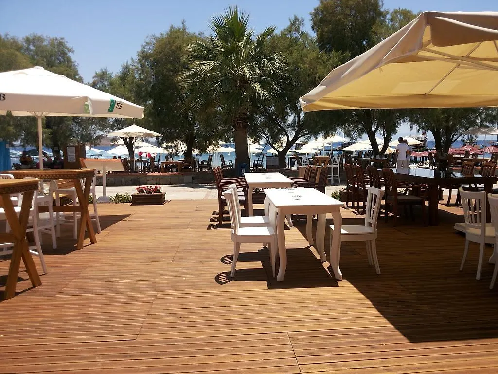 Meggs Bodrum Beach Restaurant & Hotel Ortakent