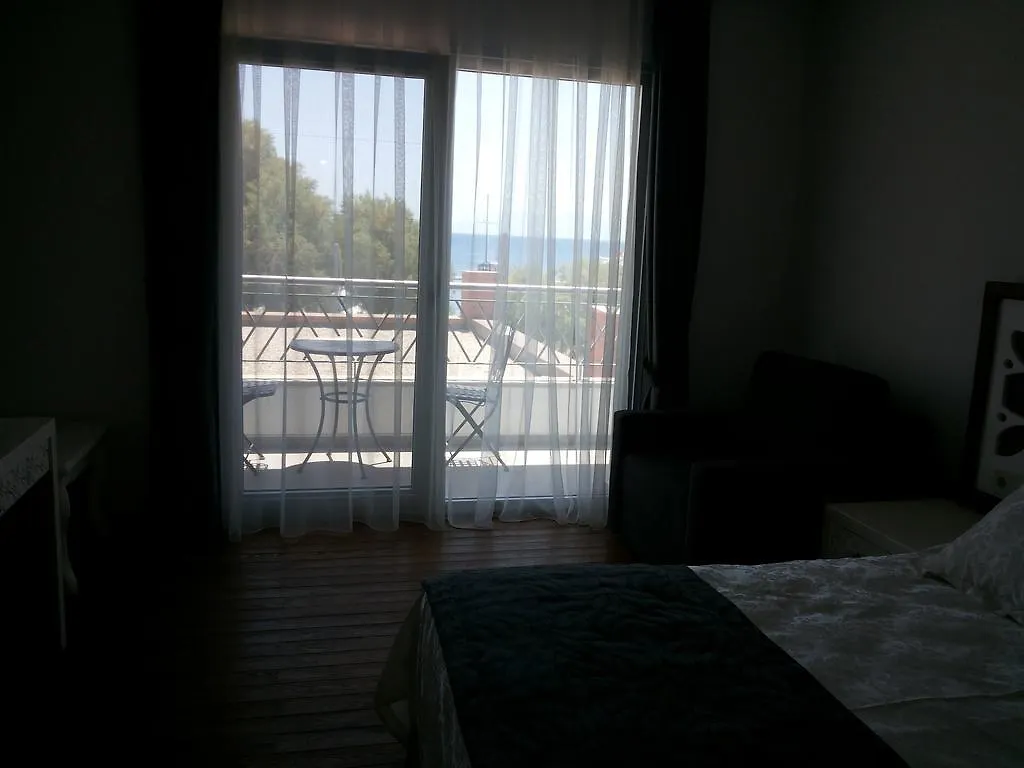 Meggs Bodrum Beach Restaurant & Hotel Ortakent Bed & Breakfast