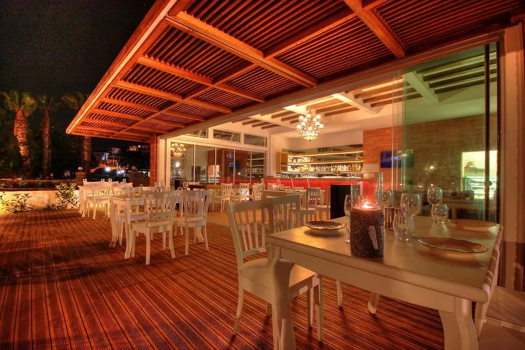 Meggs Bodrum Beach Restaurant & Hotel Ortakentyahşi 3*,  Türkei