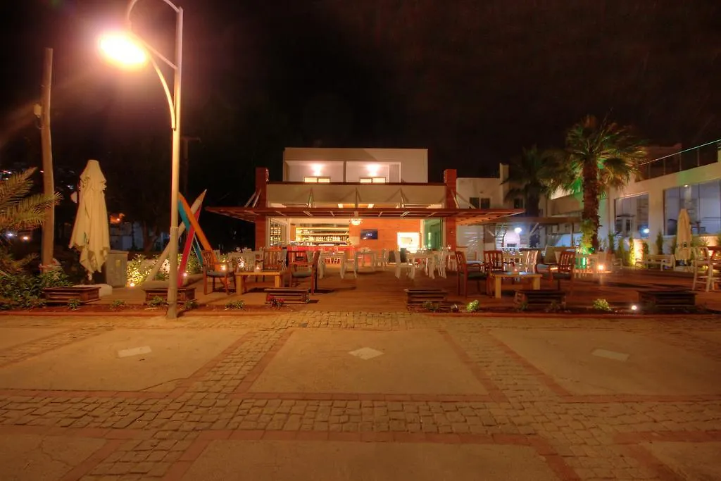 Meggs Bodrum Beach Restaurant & Hotel Ortakentyahşi Frühstückspension