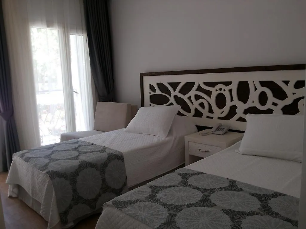 Bed & Breakfast Meggs Bodrum Beach Restaurant & Hotel Ortakent