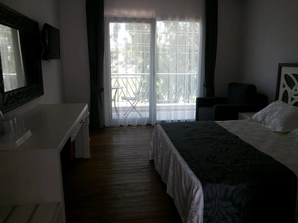 Bed & Breakfast Meggs Bodrum Beach Restaurant & Hotel Ortakent