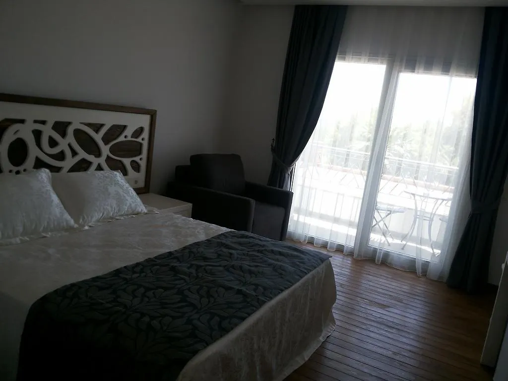 Bed & Breakfast Meggs Bodrum Beach Restaurant & Hotel Ortakent