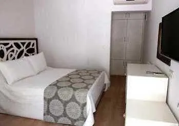 Meggs Bodrum Beach Restaurant & Hotel Ortakent Bed & Breakfast