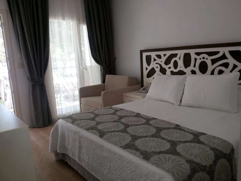 Bed & Breakfast Meggs Bodrum Beach Restaurant & Hotel Ortakent