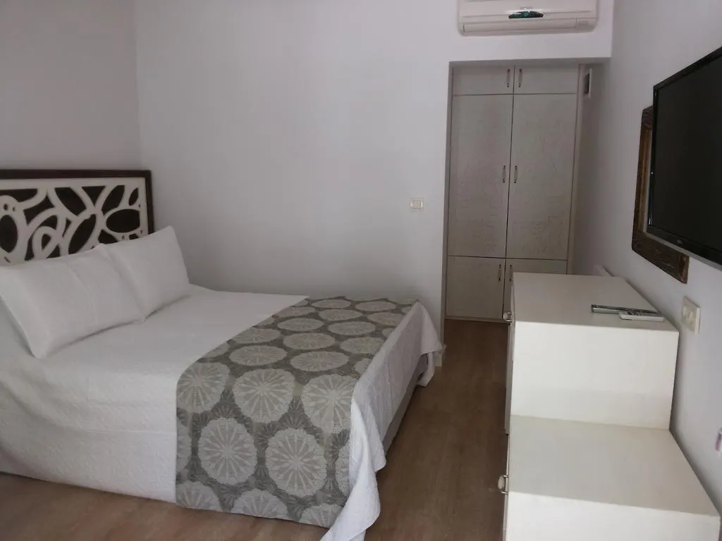 Meggs Bodrum Beach Restaurant & Hotel Ortakent 3*,  Turkey