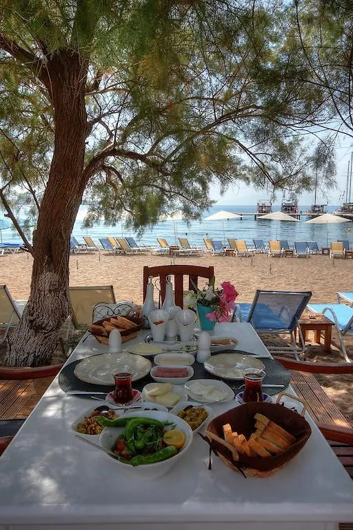 Meggs Bodrum Beach Restaurant & Hotel Ortakent
