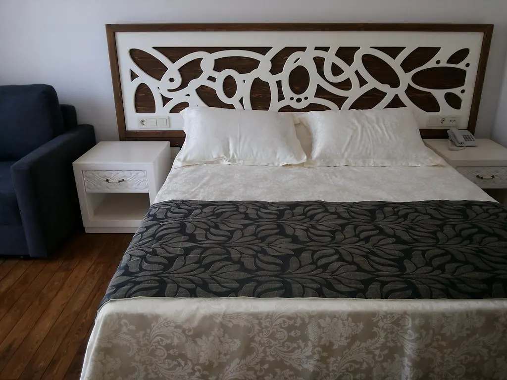 Meggs Bodrum Beach Restaurant & Hotel Ortakent Bed & Breakfast